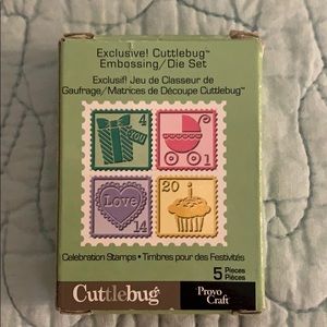 Cuttlebug embossing die set